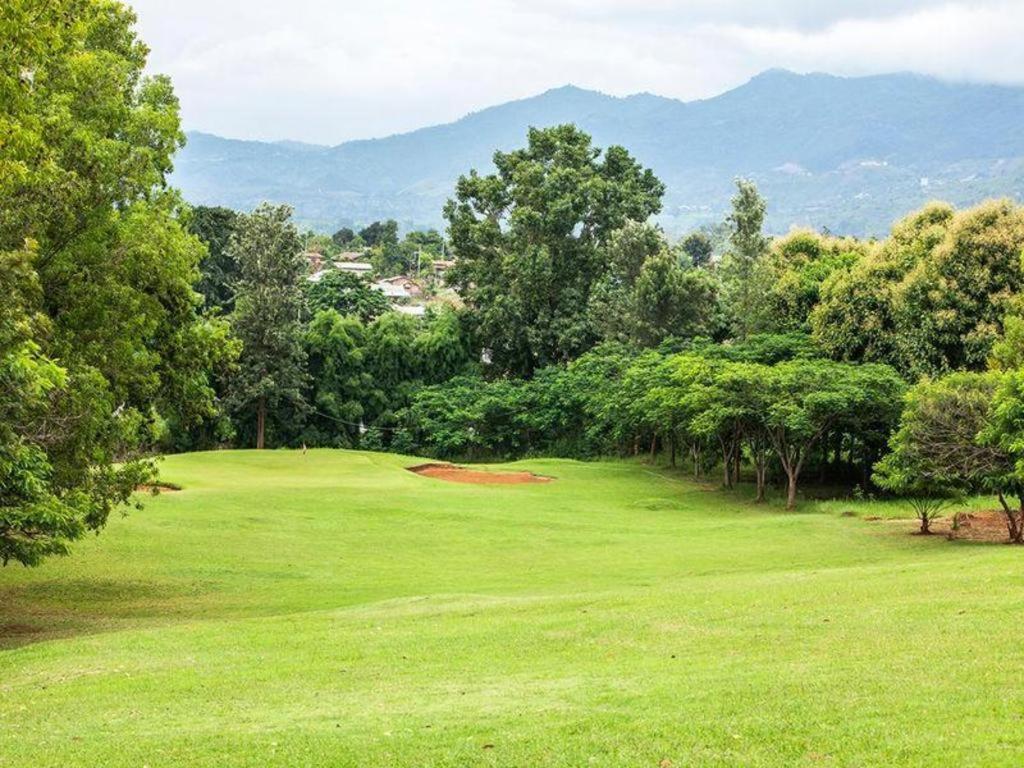 Aye Thar Yar Golf Resort Таунджи Екстер'єр фото