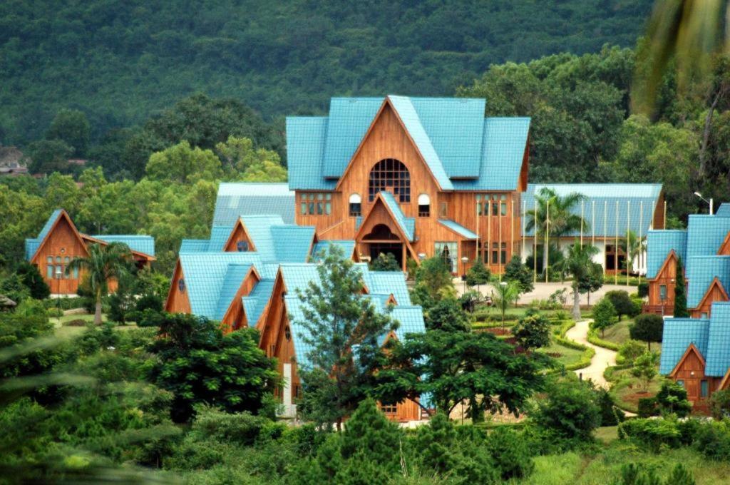Aye Thar Yar Golf Resort Таунджи Екстер'єр фото