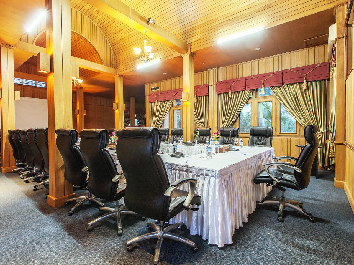 Aye Thar Yar Golf Resort Таунджи Екстер'єр фото
